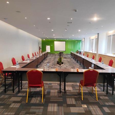 Zuri Express Mangga Dua Hotell Jakarta Exteriör bild