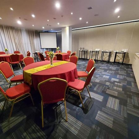 Zuri Express Mangga Dua Hotell Jakarta Exteriör bild