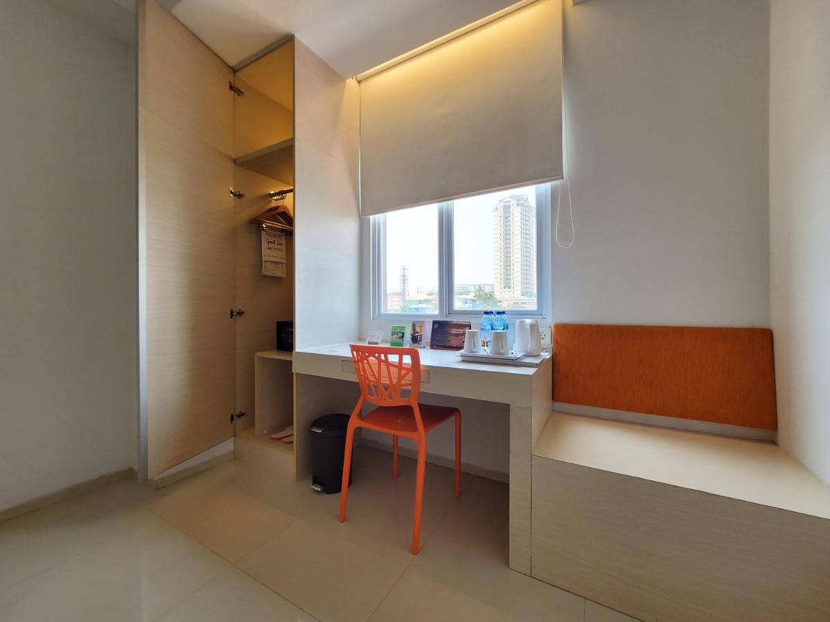 Zuri Express Mangga Dua Hotell Jakarta Exteriör bild