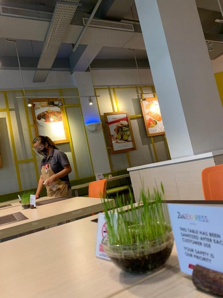 Zuri Express Mangga Dua Hotell Jakarta Exteriör bild
